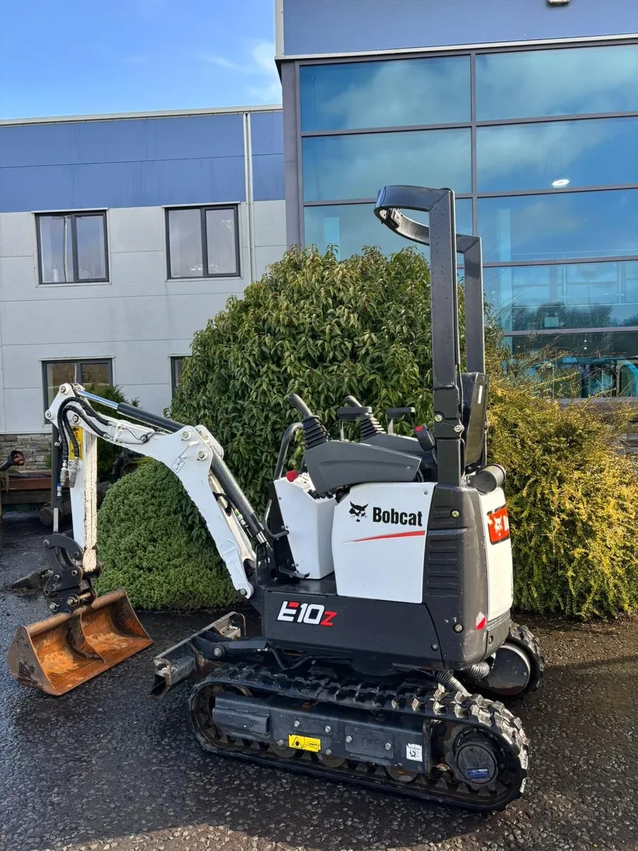 Bobcat E10z Micro Excavator 4