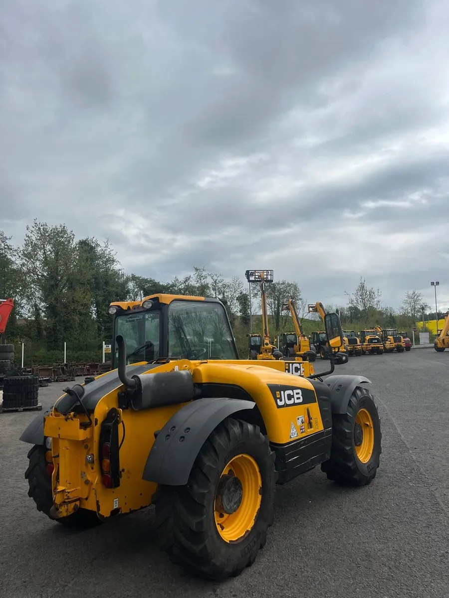 JCB 526-56 8