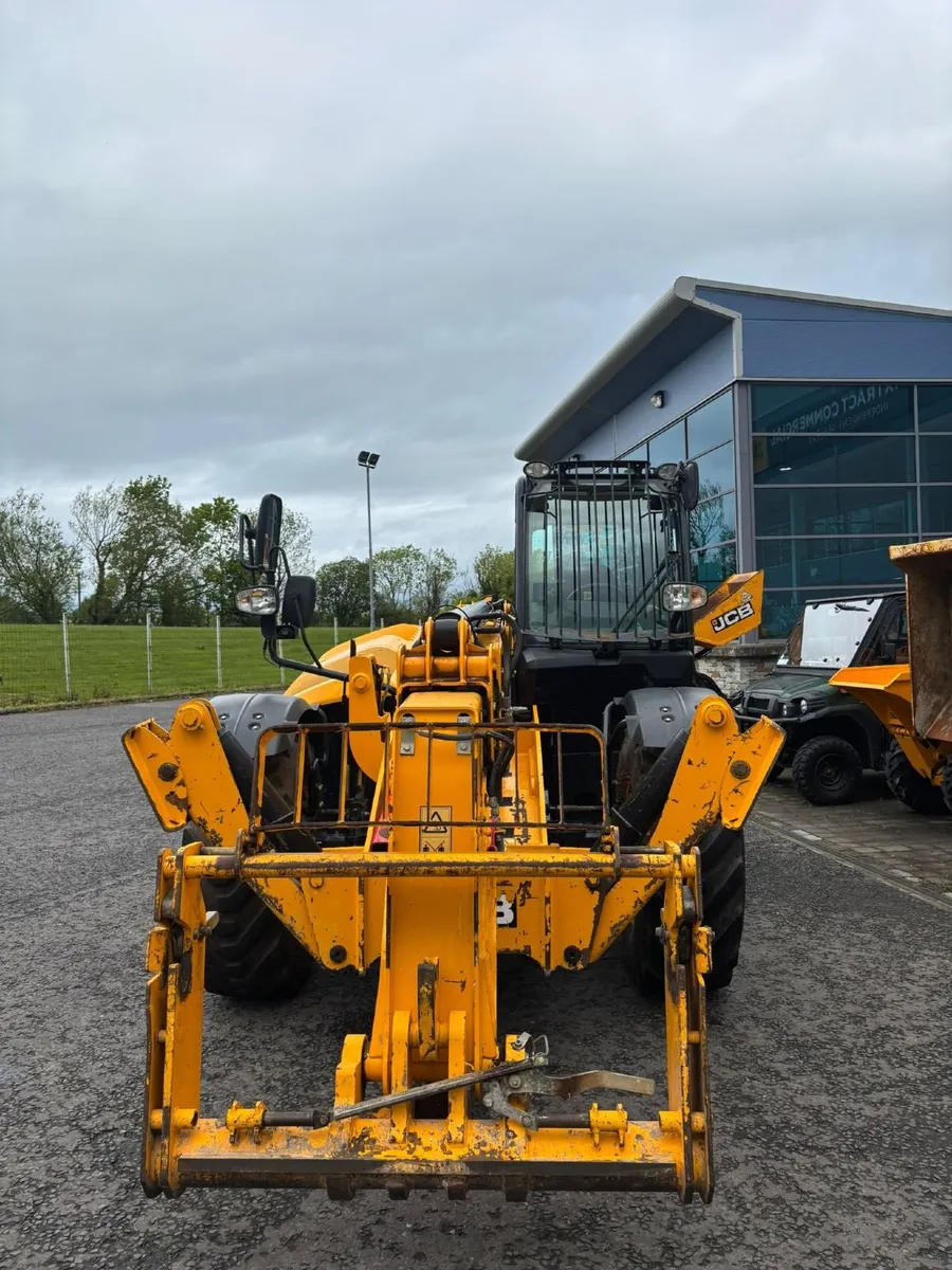 JCB 540-140 3000Hour 2022 (3)